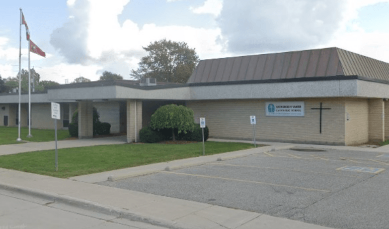 Première école de Viamonde à Chatham