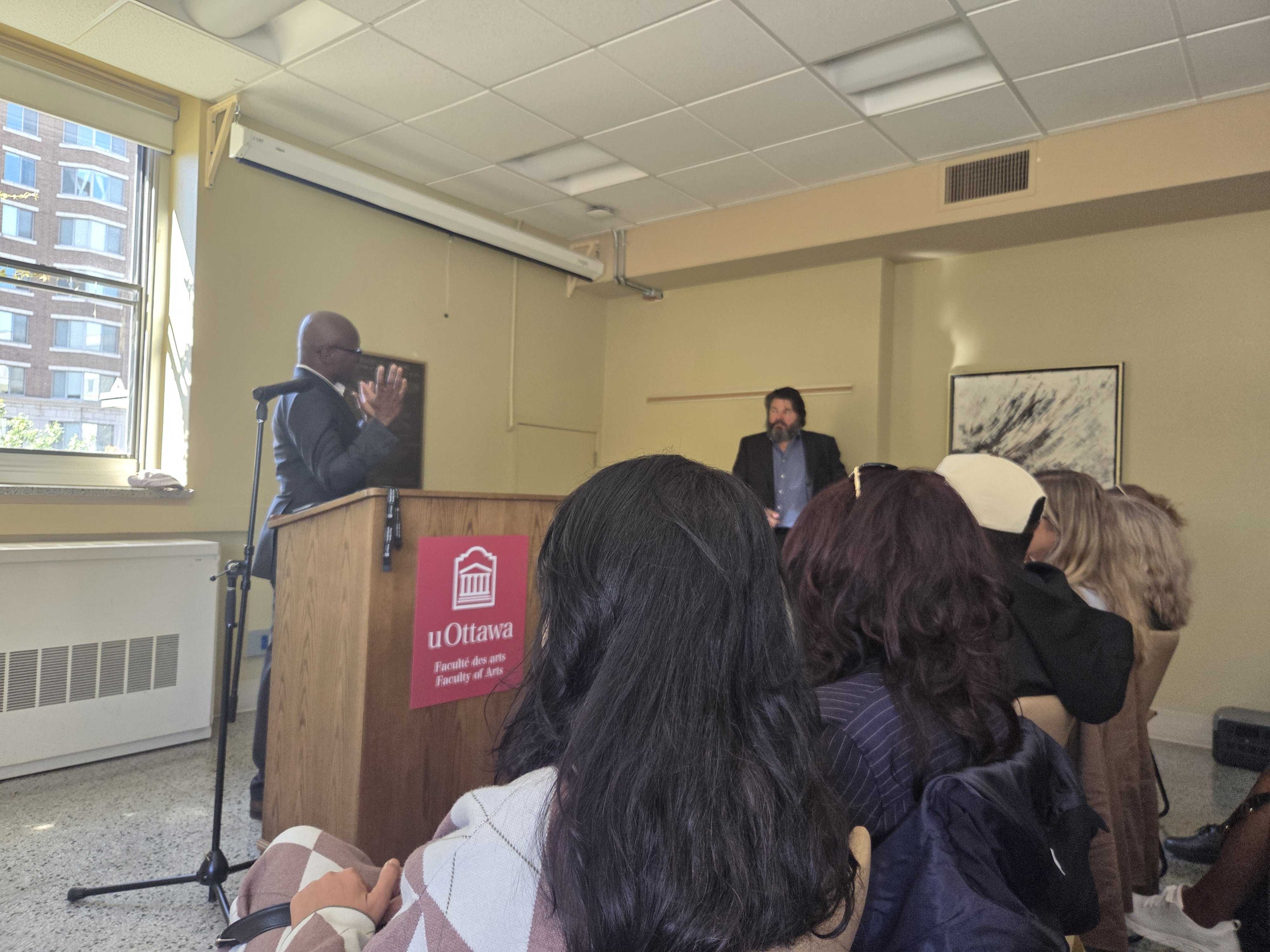 Blaise Ndala lors de sa conférence inaugurale